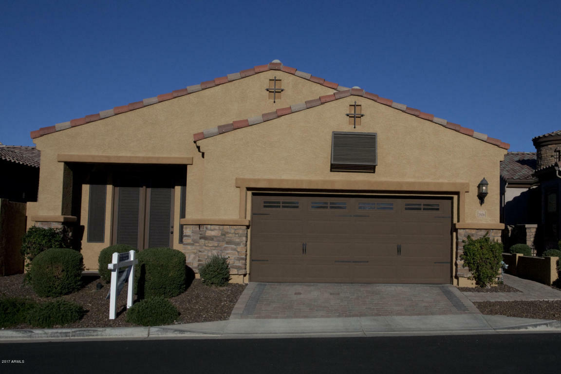 Property Photo:  1806 N Red Cliff  AZ 85207 