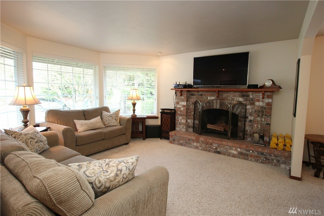 Property Photo:  1004 34th St Ct NW  WA 98335 