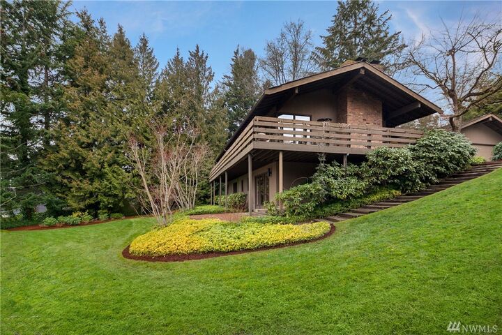 Property Photo:  8612 NE 14th St  WA 98004 