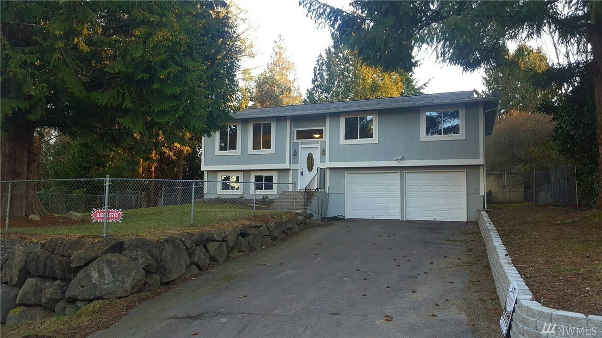 Property Photo:  3195 NE 72nd St  WA 98311 