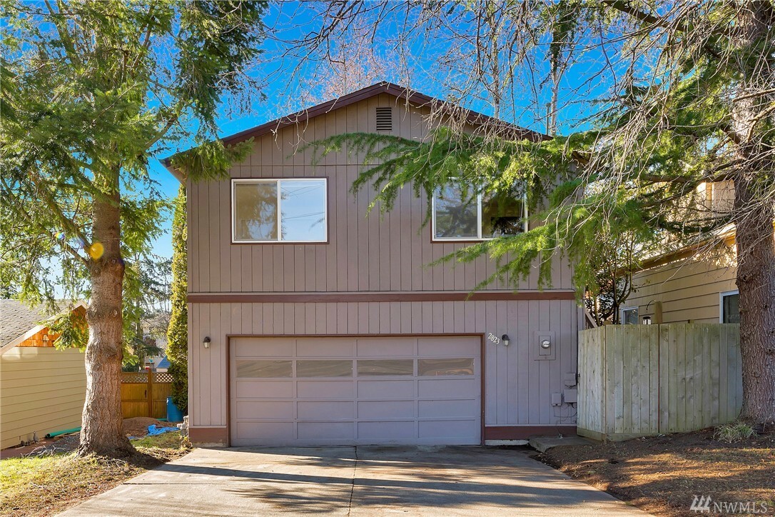 Property Photo:  2823 Michigan St  WA 98226 