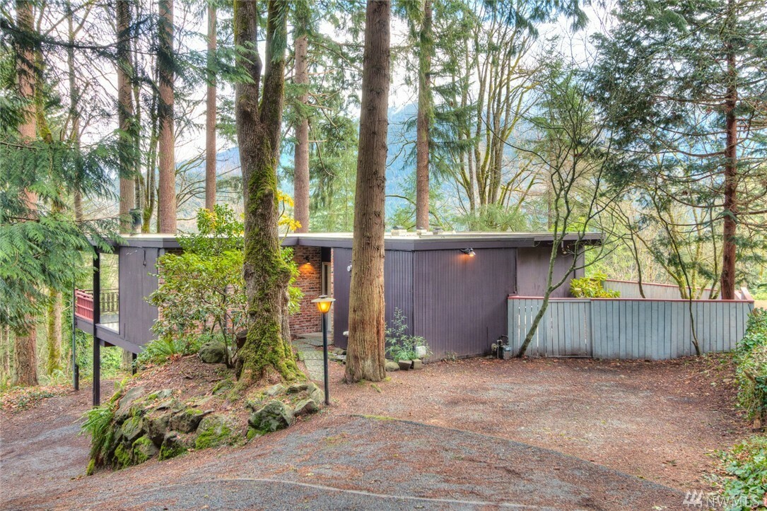 Property Photo:  440 SW Forest Place  WA 98027 