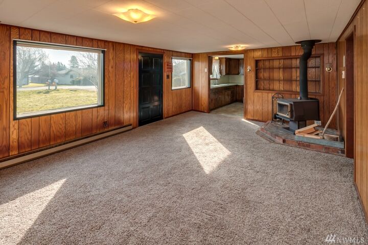 Property Photo: 3233 Greenwood Ave WA 98225