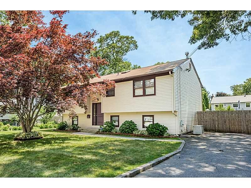 Property Photo:  62 Grovedale Street  RI 02888 