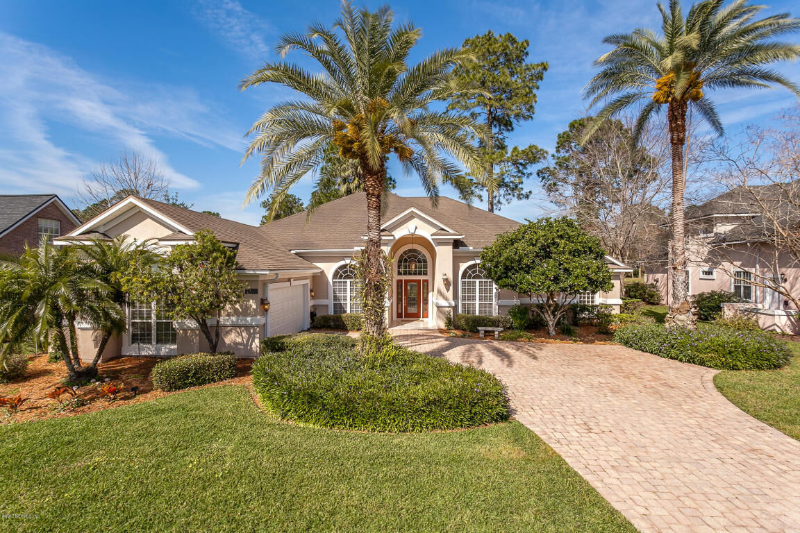 Property Photo:  1428 Course View Drive  FL 32003 