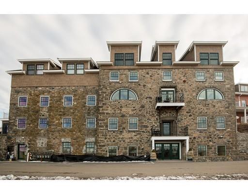 Property Photo: 152 Water Street 14 MA 01923