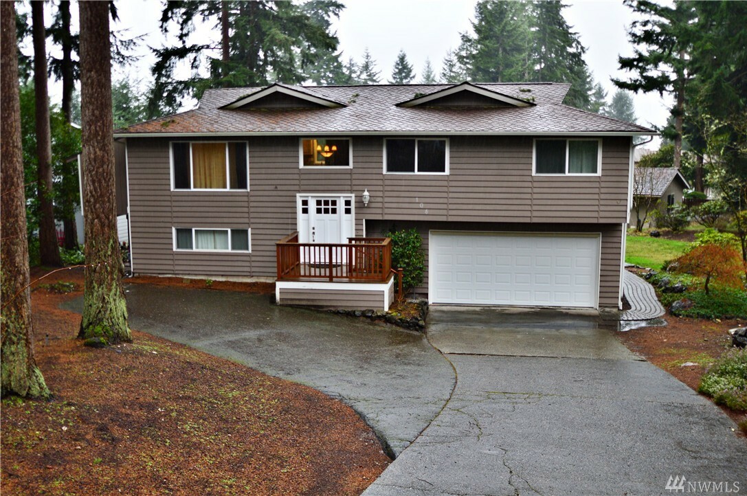 Property Photo:  104 Point Fosdick Cir NW  WA 98335 