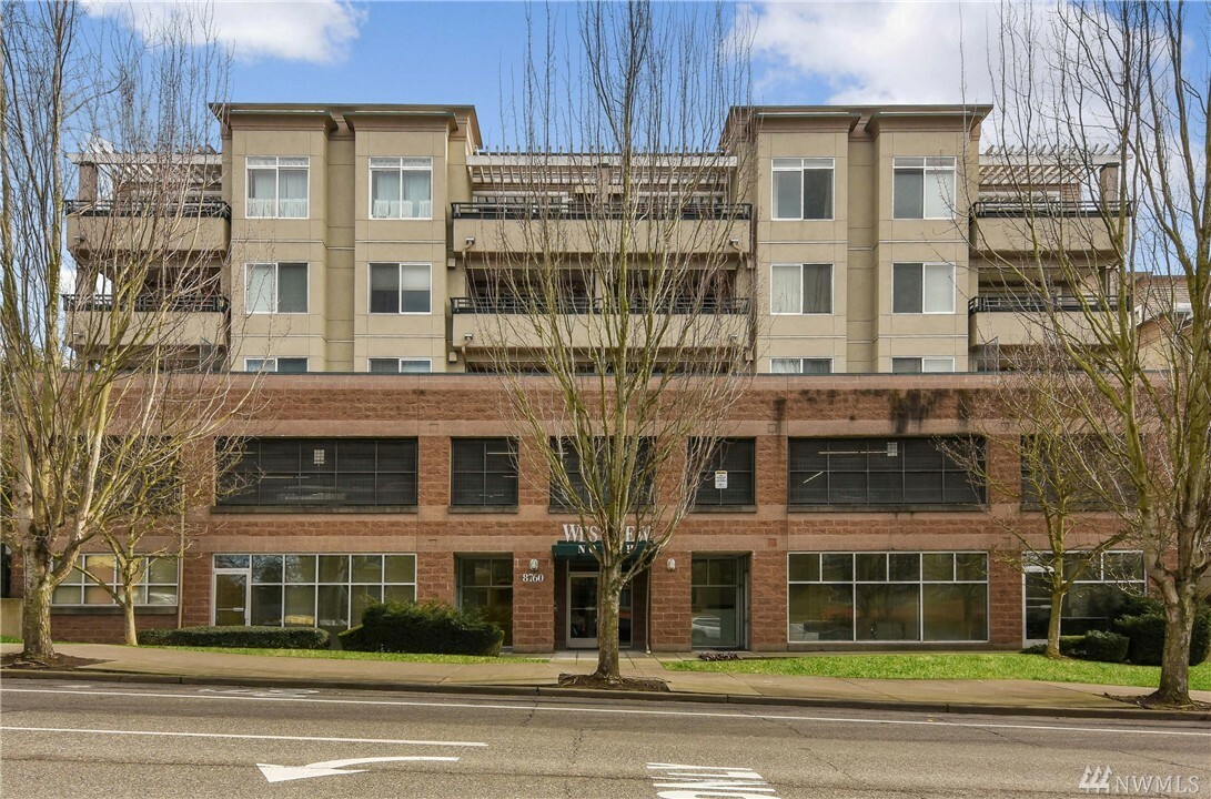 Property Photo: 8760 Greenwood Ave N 401 WA 98103