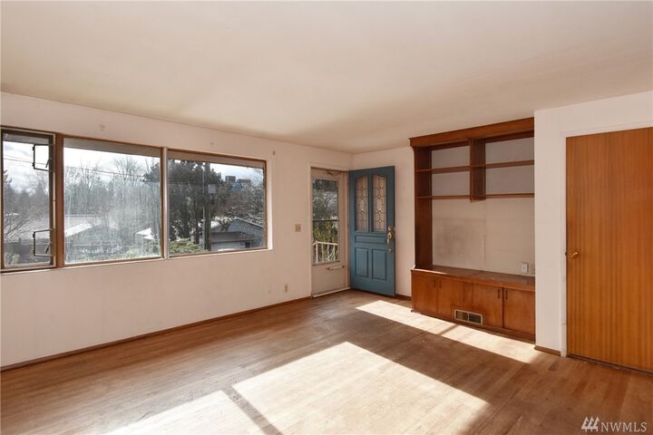 Property Photo:  2308 NE 91st St  WA 98115 