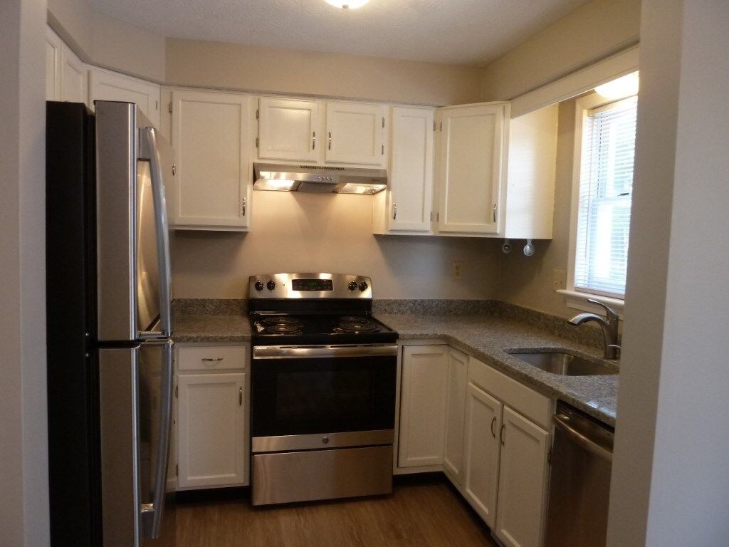 Property Photo:  82 Cadogan Way  NH 03062 