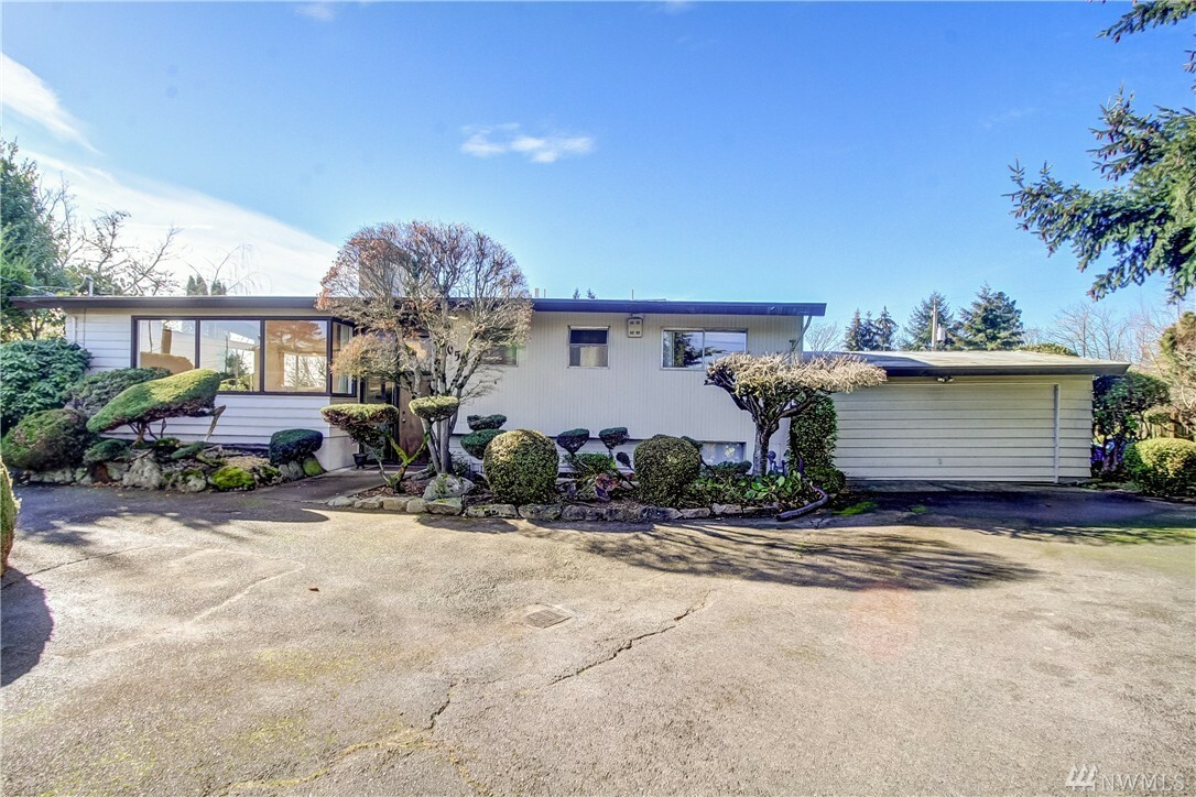 Property Photo: 6055 51st Place S WA 98118