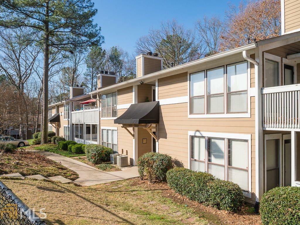 Property Photo: 1215 Summit North Dr GA 30324