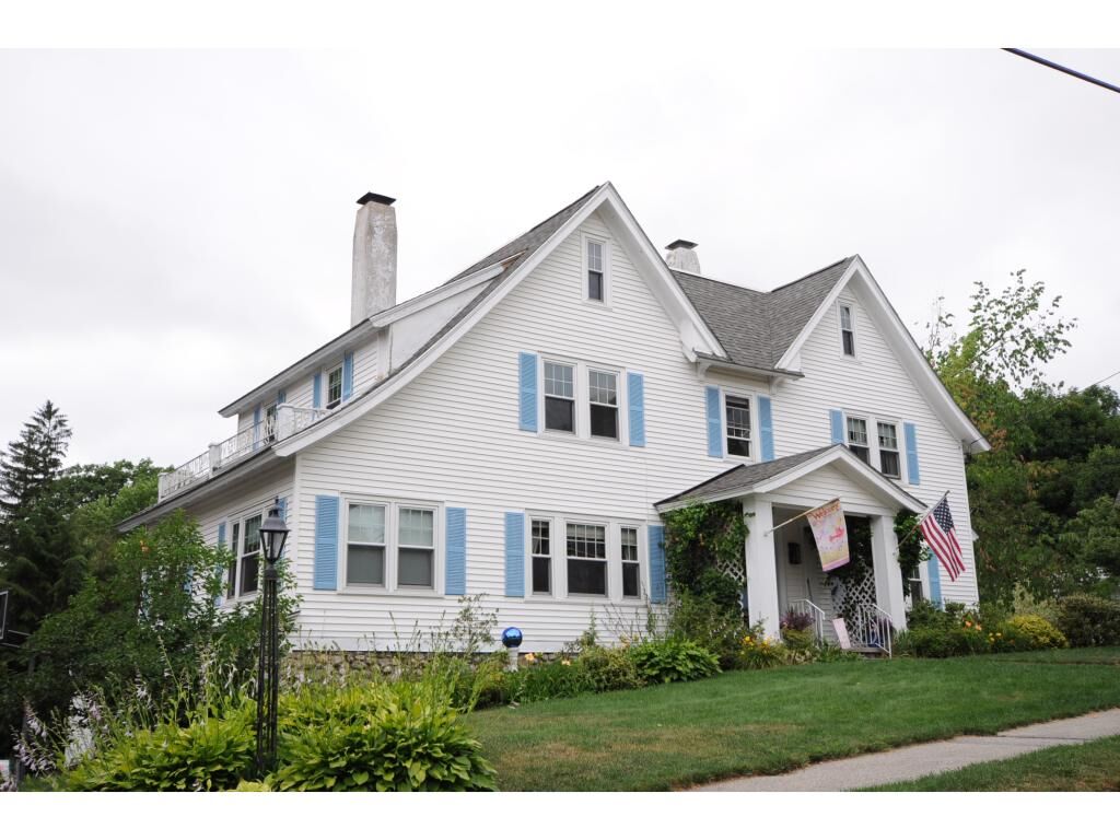 Property Photo:  1082 Union Street  NH 03104 