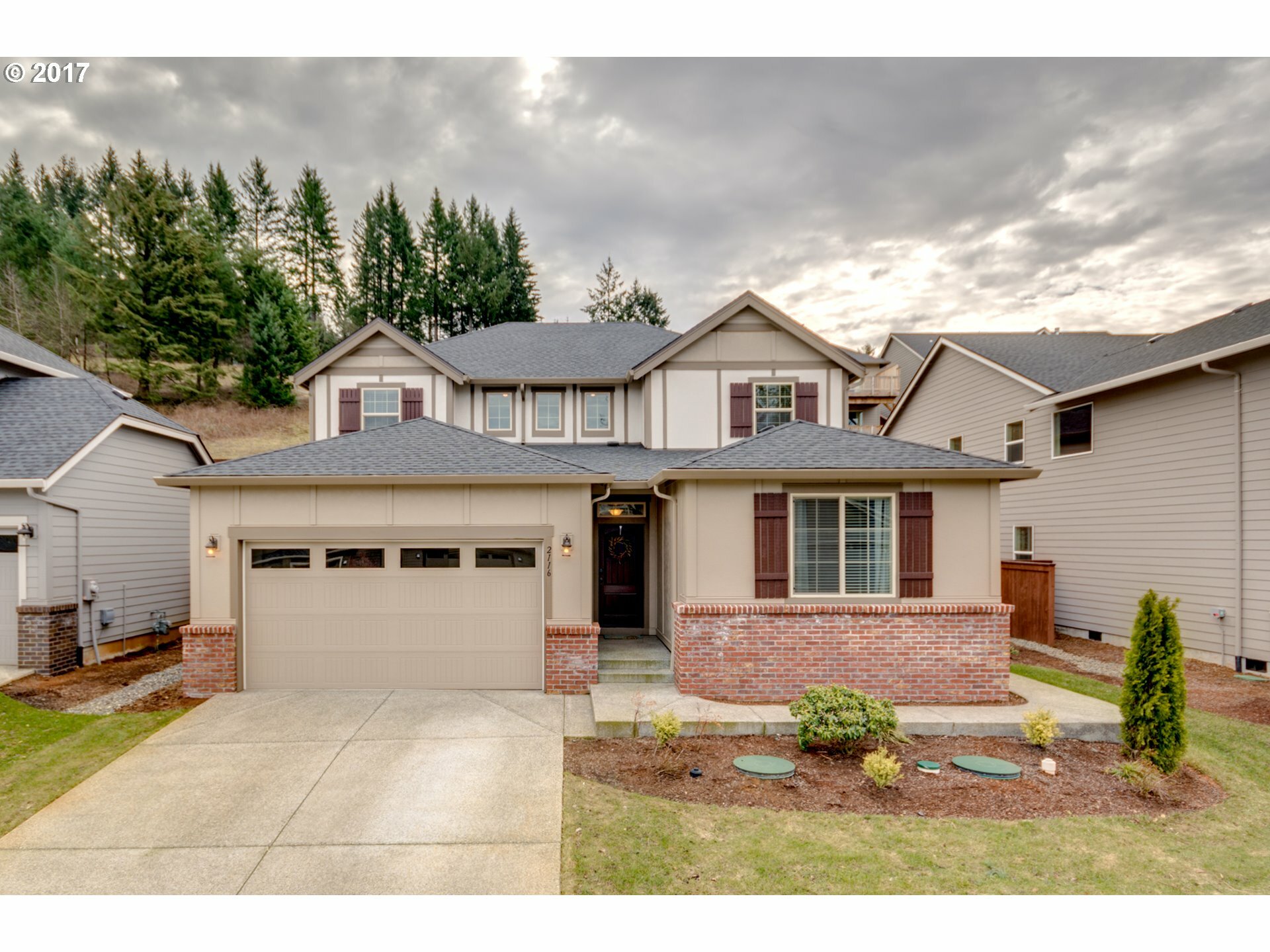 Property Photo:  2116 NW 42nd Ave  WA 98607 