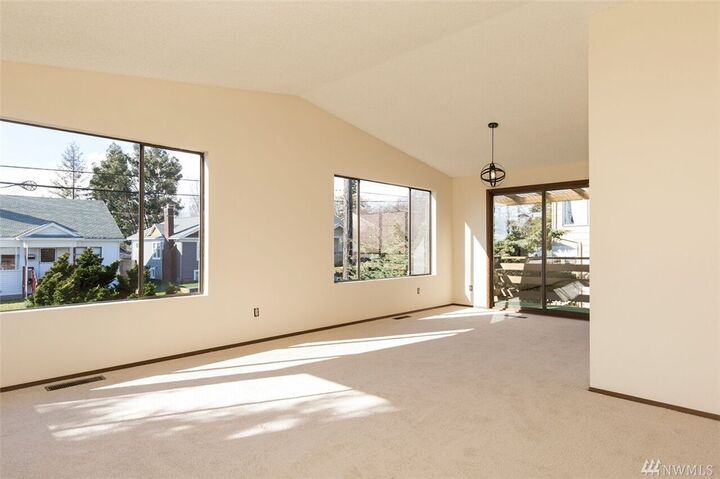 Property Photo: 6510 9th Ave NW WA 98117