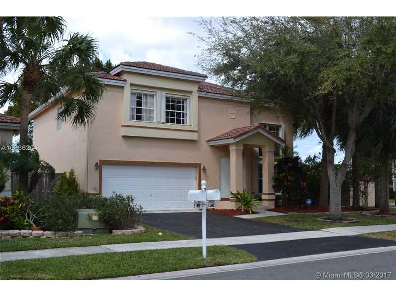 Property Photo:  150 Gables Bl  FL 33326 