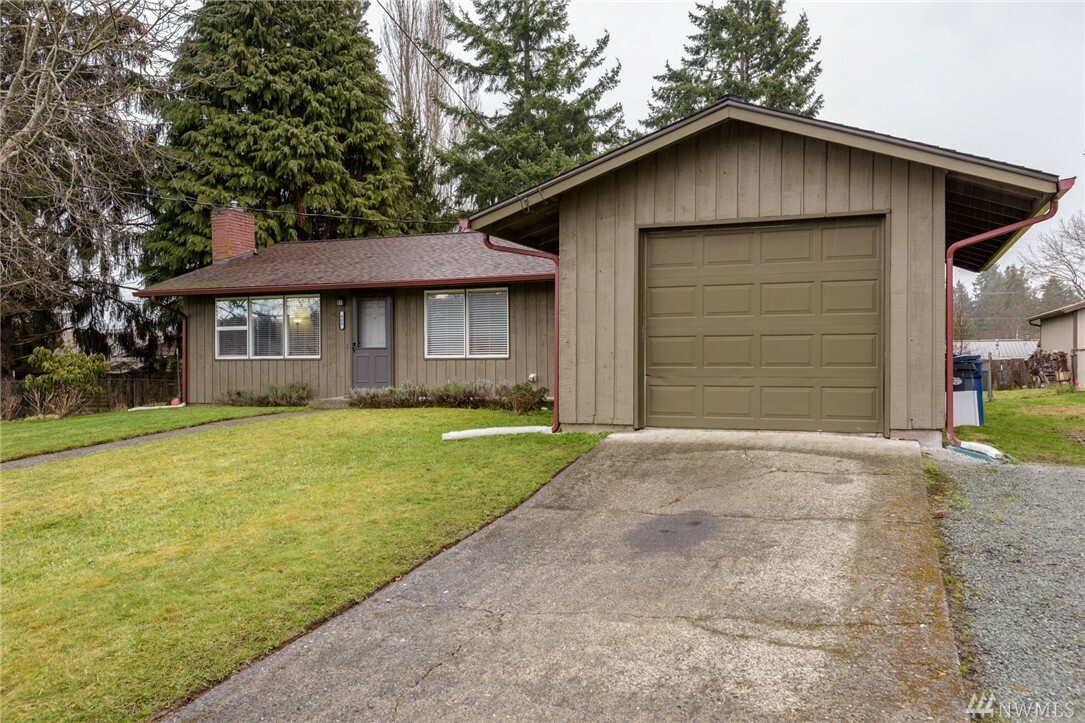 Property Photo:  800 N 21st St  WA 98273 