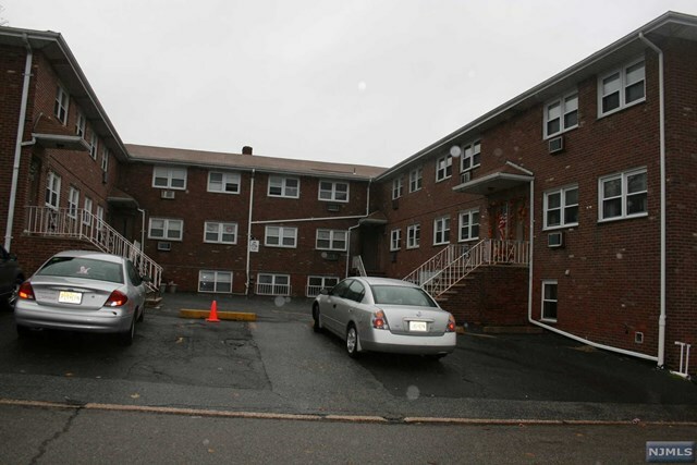 Property Photo:  234 Roosevelt Ave 13  NJ 07644 