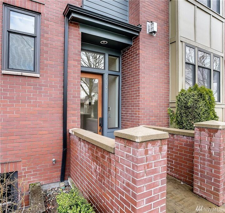 1141 NE High St  Issaquah WA 98029 photo