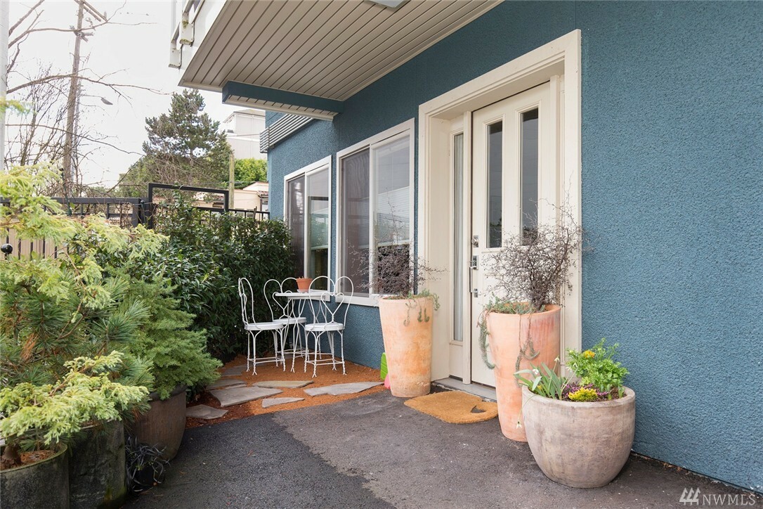 Property Photo:  1730 Taylor Ave N 109  WA 98109 