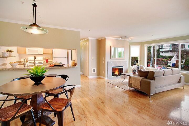 Property Photo:  1819 E Denny Wy 205  WA 98122 