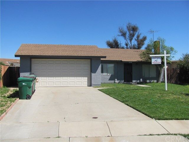 Property Photo:  25350 Sugar Hill Road  CA 92553 