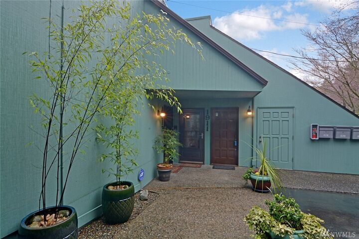 1911 13th Ave W B1  Seattle WA 98119 photo