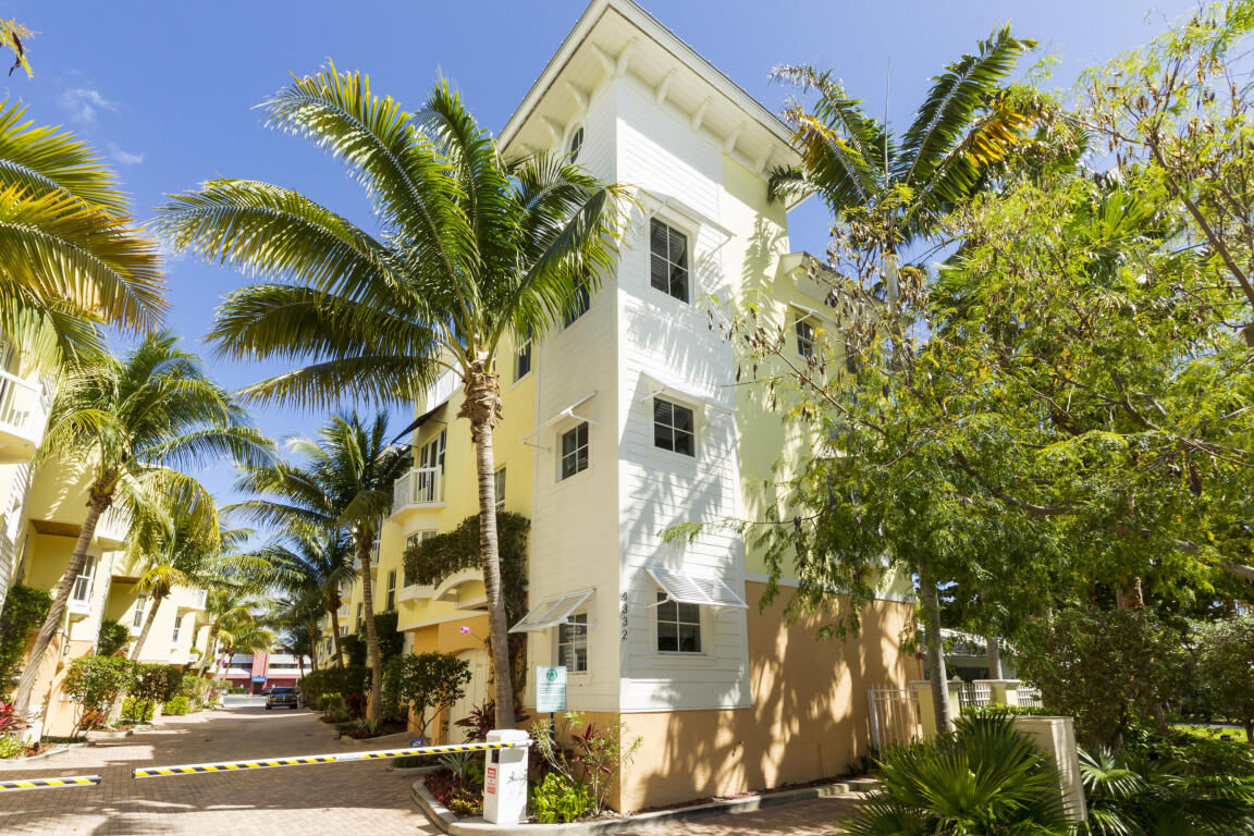 Property Photo:  4332 Sea Grape Drive 1  FL 33308 