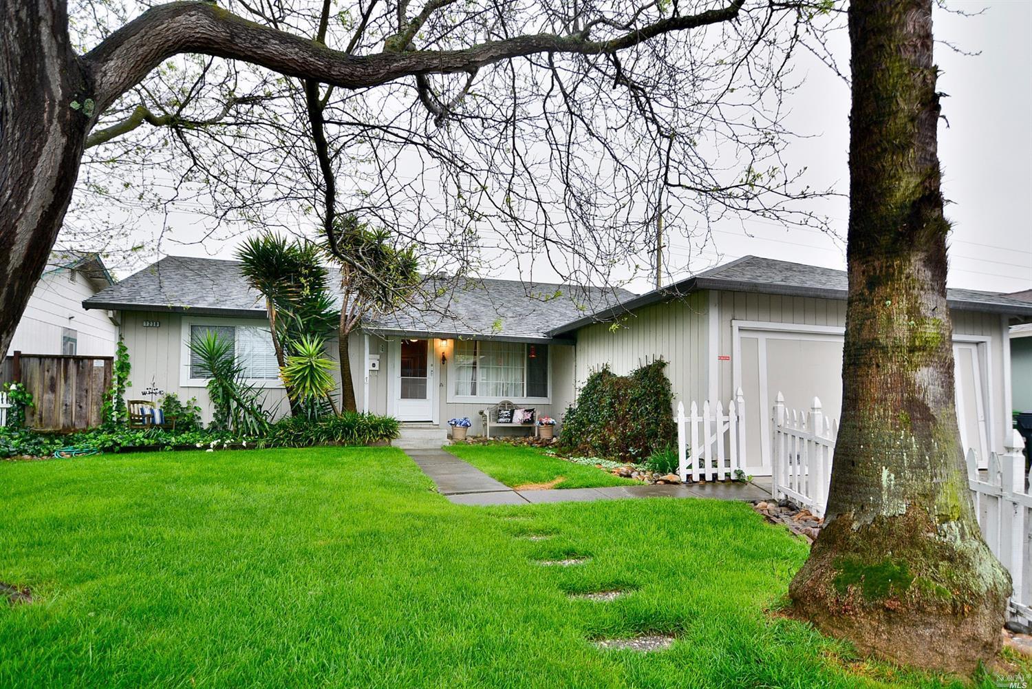1230 San Rafael Drive  Petaluma CA 94954 photo