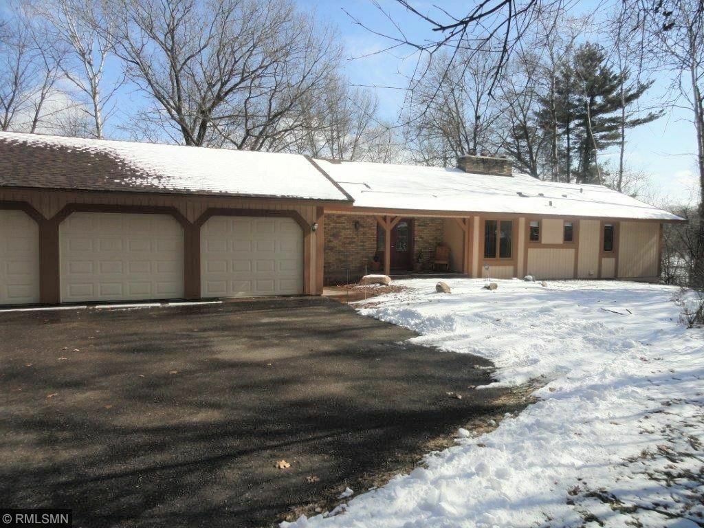 Property Photo:  16 E Oaks Road  MN 55127 