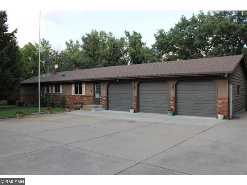 Property Photo:  1350 Lincolntown Avenue  MN 55115 