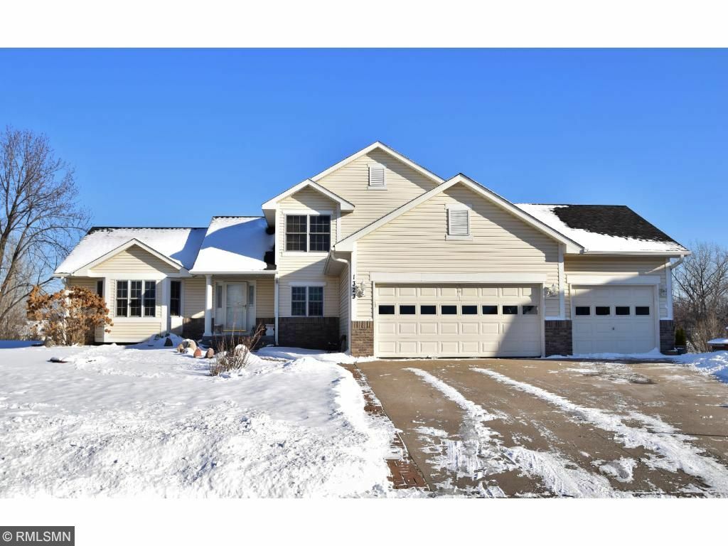 Property Photo:  1323 Burke Circle E  MN 55109 