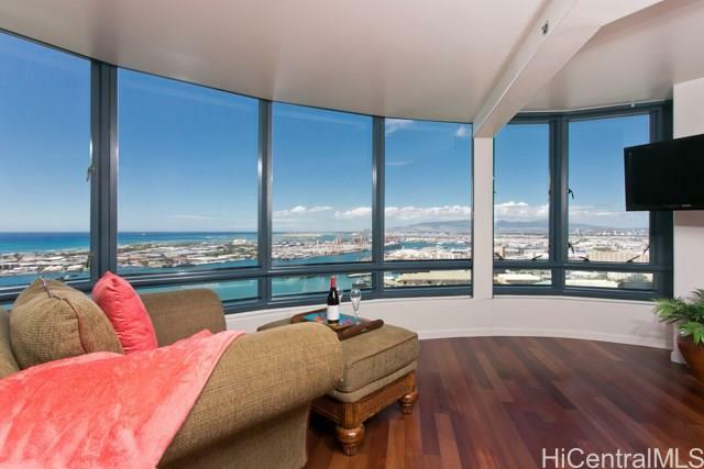 Property Photo:  66 Queen Street 3403  HI 96813 