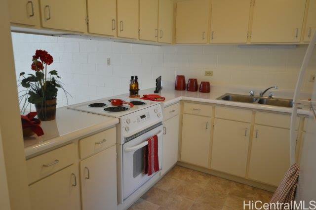 Property Photo:  5122 Likini Street 115  HI 96818 