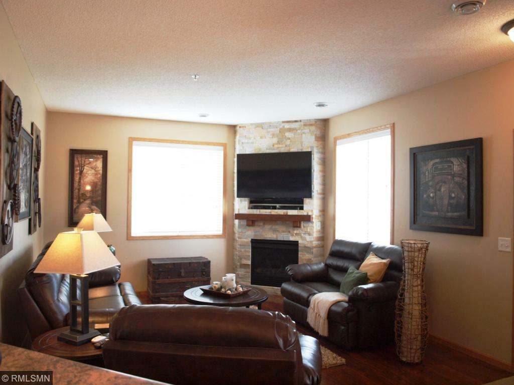 Property Photo:  386 Frederick Circle 401  MN 55033 