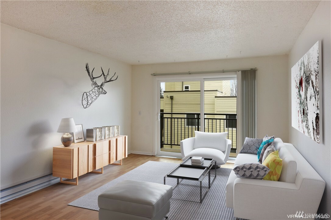 Property Photo: 5832 NE 75th St E-204 WA 98115