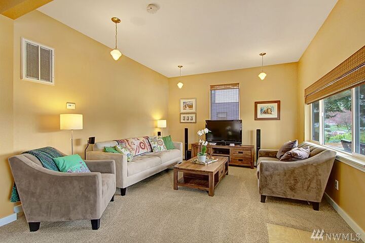 Property Photo:  4028 19th Ave SW  WA 98106 