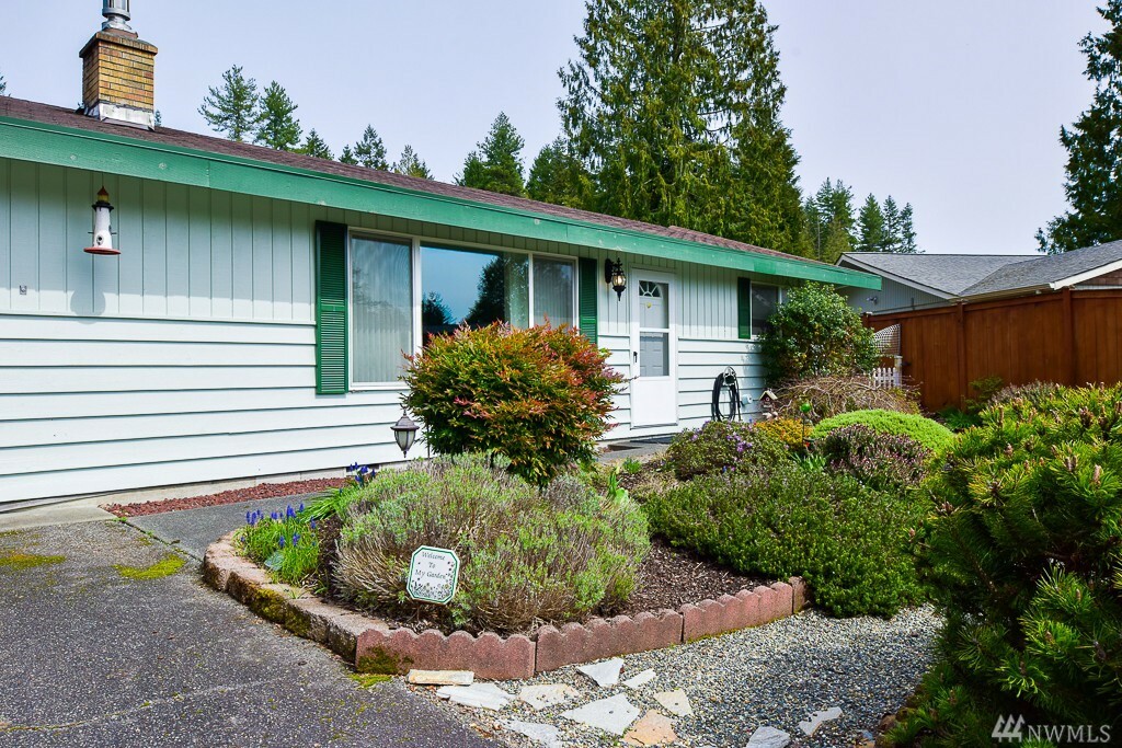 Property Photo:  3828 NE Pinecone Ct  WA 98310 