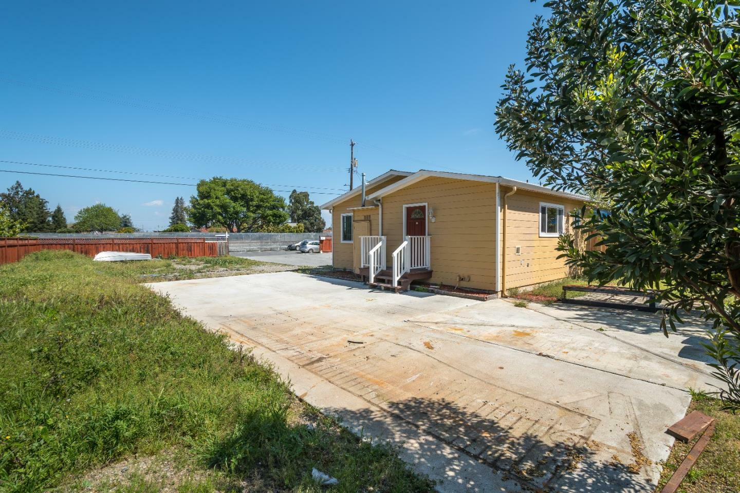 Property Photo:  2738 Westmoreland Avenue  CA 94063 