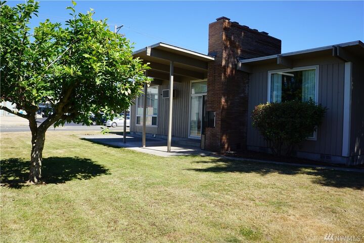 Property Photo: 1720 Grove St WA 98270