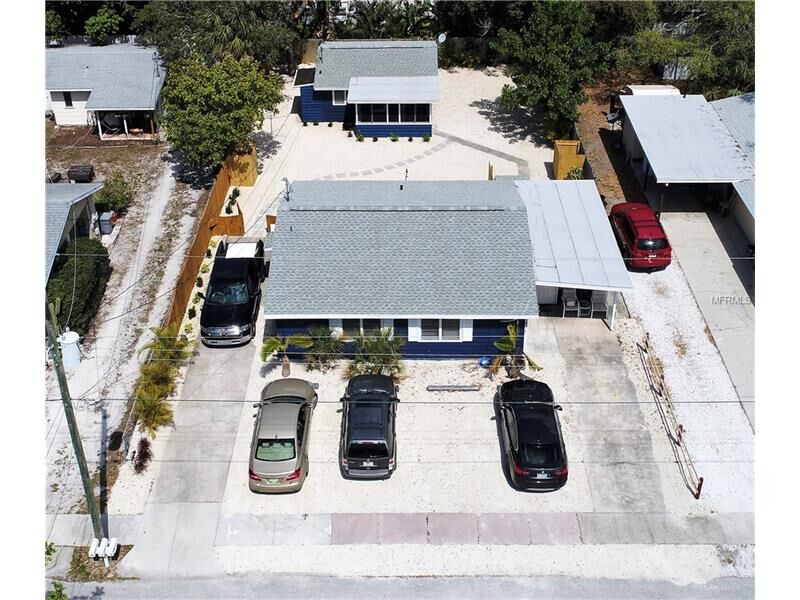 Property Photo: 1825 Robinhood Street FL 34231