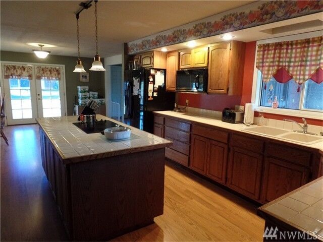 Property Photo:  5412 Olympic Hwy  WA 98520 