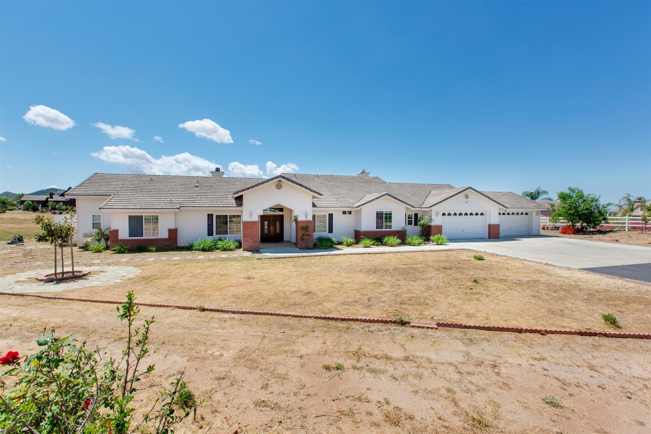 Property Photo:  31113 North Star Way  CA 92082 