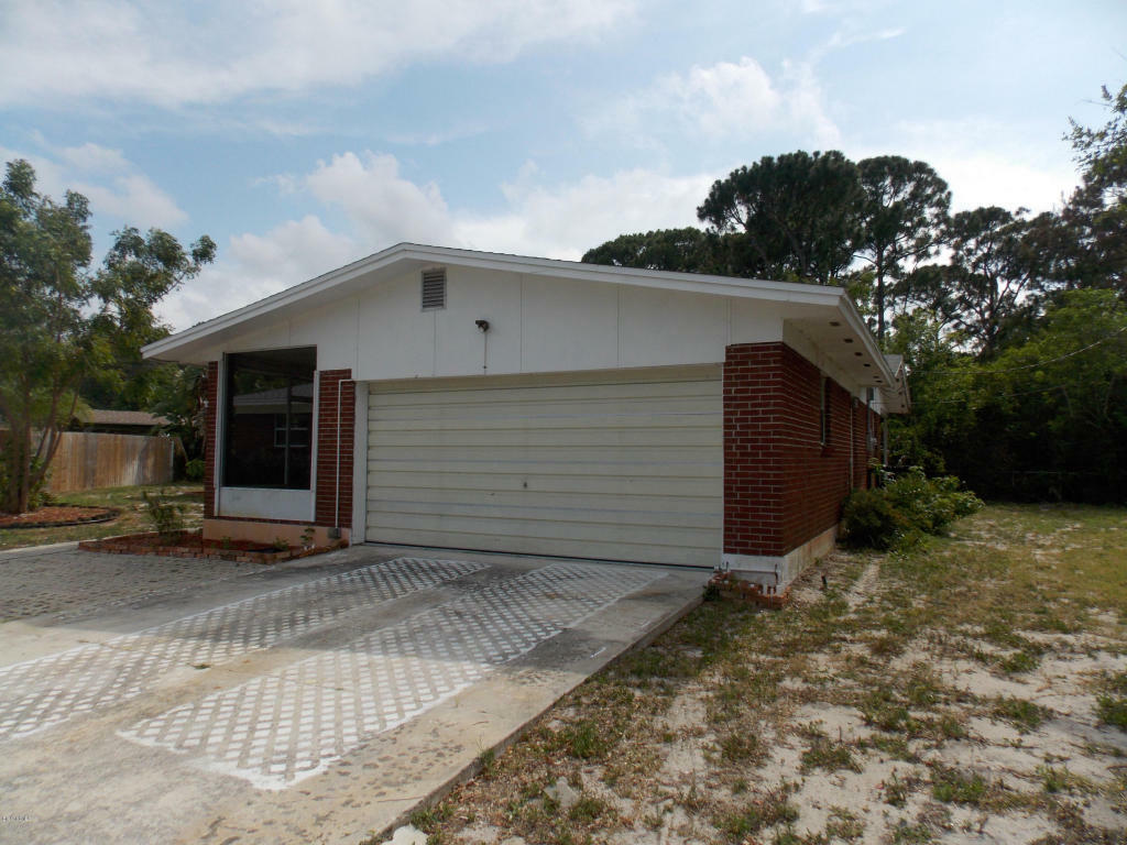 Property Photo:  1415 Belford Court  FL 32952 