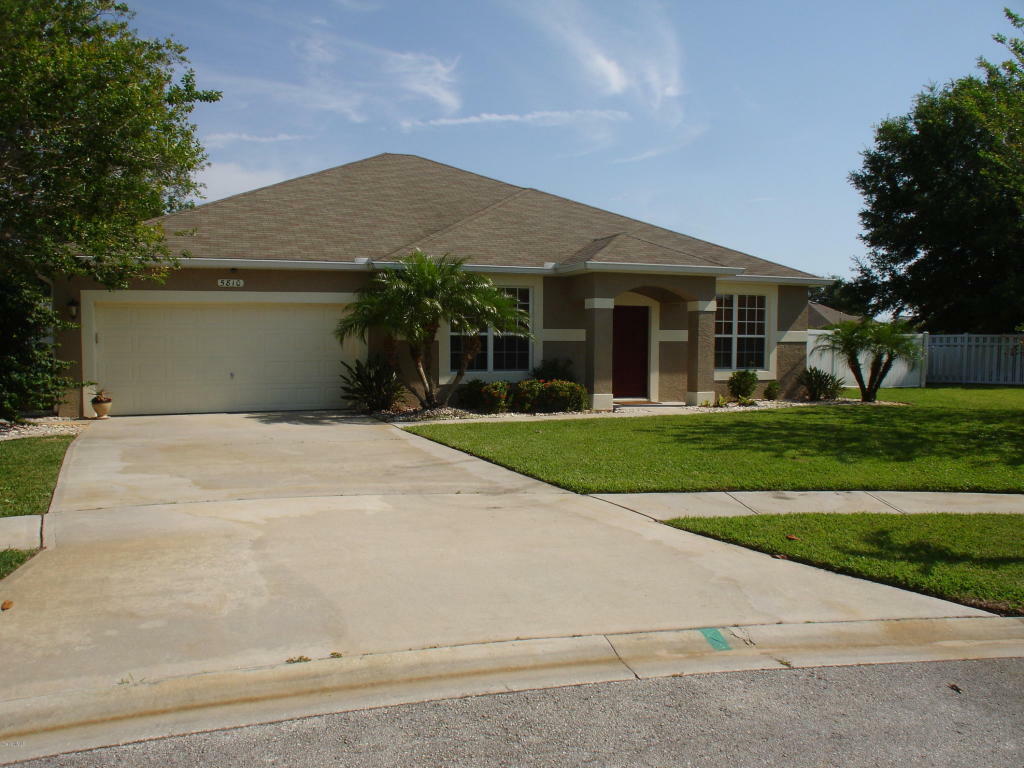 Property Photo:  5810 Hummingbird Court  FL 32780 