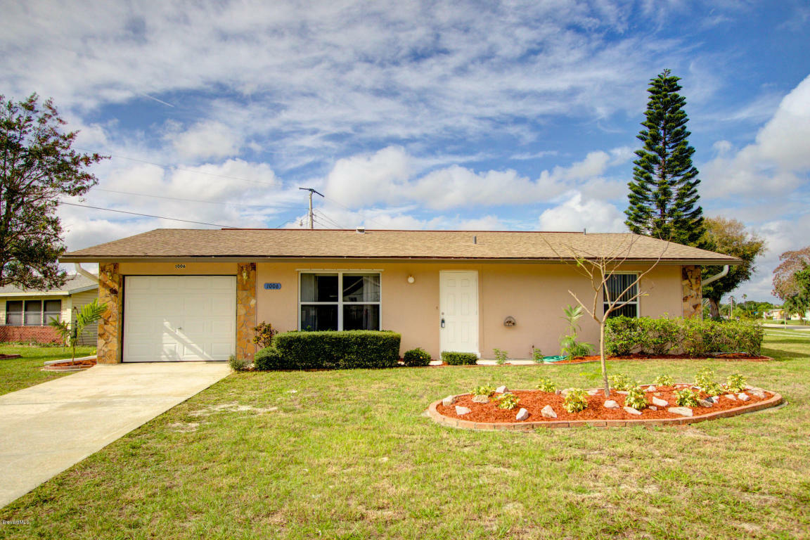 Property Photo:  1006 NE Cable Lane  FL 32905 