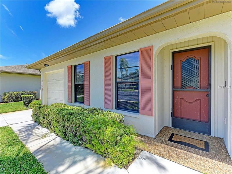 Property Photo:  749 Vivienda North Court 20  FL 34293 