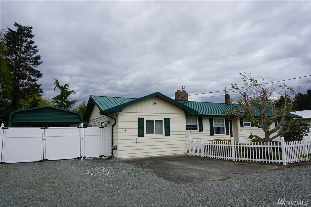 Property Photo:  503 Birch Lane  WA 98257 