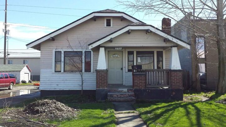 2708 N Perry St  Spokane WA 99207 photo