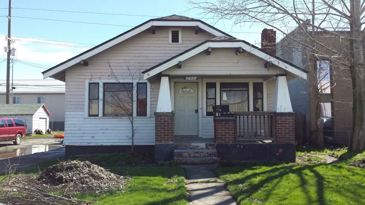 Property Photo: 2708 N Perry St WA 99207